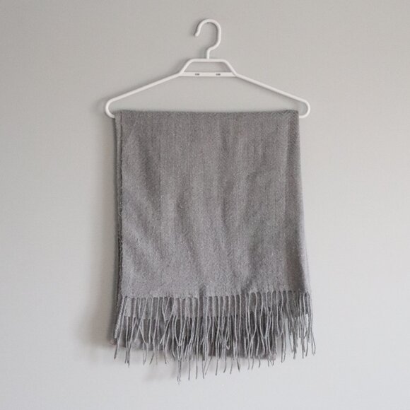 Pieces Kial Mottled Grey Herringbone Solid Fringe Soft Wrap Scarf - 36.5" x 24" - Picture 1 of 6